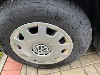 175/80/ R14 téměř nejeté zimní kola na VW Golf
