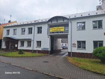 Pronájem kanceláří v Neředíně