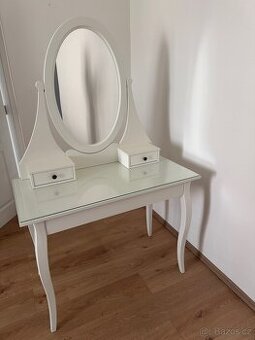 Toaletní stolek se zrcadlem zn. Ikea Hemnes