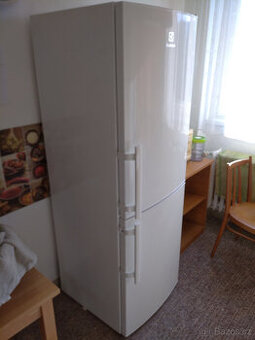 Lednice Electrolux EN3201MOW