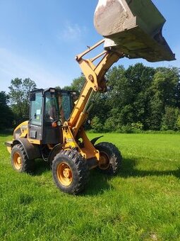 Kolový nakladač Case 321E atlas ar JCB cat