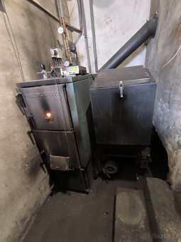Kotel Viadrus U22 s přestavbou na automat na uhlí