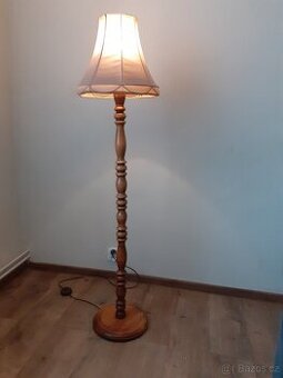 Stojací lampa