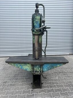 Hydraulický lis CDC 30 ------30t