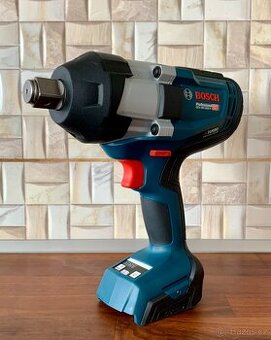 Rázový utahovák Bosch GDS 18V-1050H