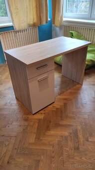 Psací stůl 110×60×75 cm – lehce opotřebovaný