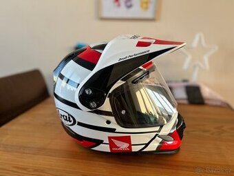 Helma Arai Tour X4 edice Honda Africa Twin