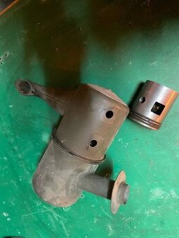 nový píst s kroužky, a filtr na elektrocentrálu