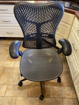 Herman Miller Mirra židle - 1