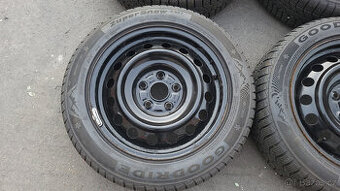 Zánovní orig. zimní kola 16" 5x114,3 ET45 Toyota
