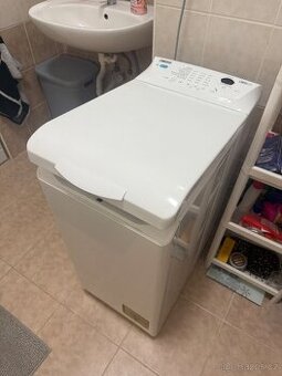 Pračka Zanussi s vrchním plněním a objemem 6 kg