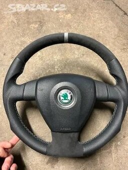 Tvarovaný, upravený volant Octavia 2 s airbagem