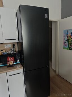 Lednice LG GBP62MCNAC