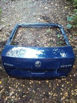 Víko zadního kufru Octavie 3