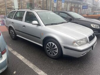 Škoda Octavia 4x4 66kw stříbrná, vše funkční