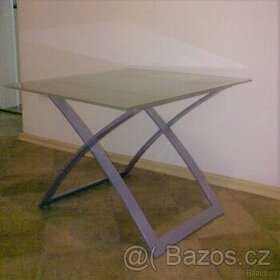 3 ks stolků v kombinaci kov a sklo