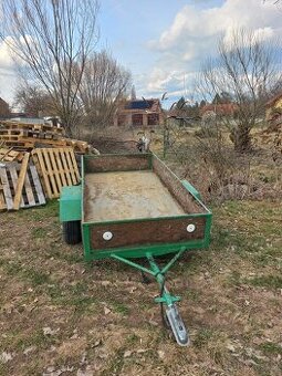 Přívěsný vozík za auto