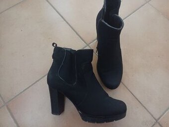 Podzimní boty na podpatku