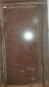 těžké dveře s mříží na jednom rámu PEVNĚ PLATI DO SMAZANI