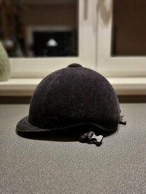 Prodáme jezdeckou helmu Fouganza