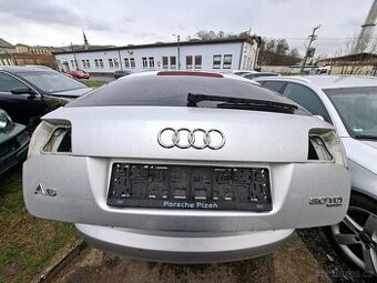 Audi A6 C6 Avant - víko kufru se sklem