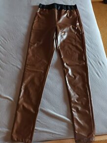 Krásné koženkové kalhoty