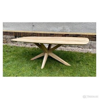 Masivní dřevěný jídelní stůl - Bora 220 cm