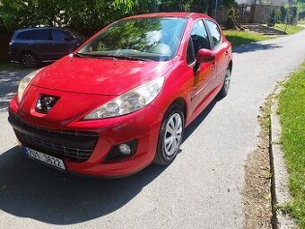 Peugeot 207 - 1.4 benzín rok 2012