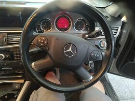Mercedes-Benz E w212 vyhřívaný volant displej