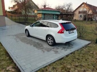 Volvo V60 D2