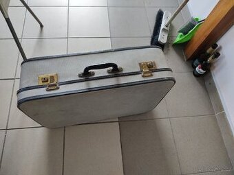 Prodám starý kufr vhodný do veterana - 1