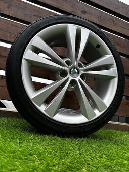 Alu kola 5x112 R18 s letním pneu (neo)