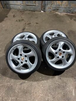 Porsche turbo 5x130