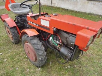 sháním malotraktor , diesel, 4x4. např. T-4K-14, MT8-132