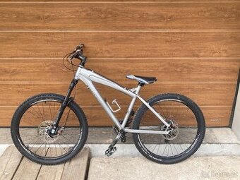Haro - street/trail