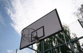 PRODÁM BASKETBALOVOU OBRUČ - 1