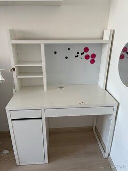 Dva psací stoly z IKEA