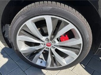 Prodám set 4 kol Jaguar Double Helix R 22 (Jaguar F-Pace)