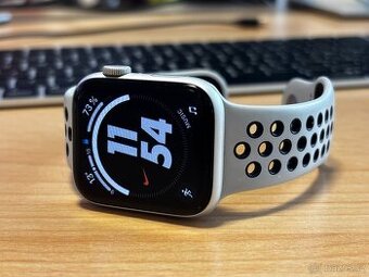 Apple Watch SE 44mm Nike edition