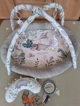 Hrací podložka / hrazdička pro miminko.