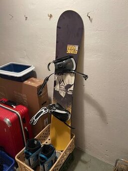 Snowboard Atomic Axum 153cm, boty vel. 43, kovove vazani