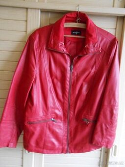 Červená koženková bunda