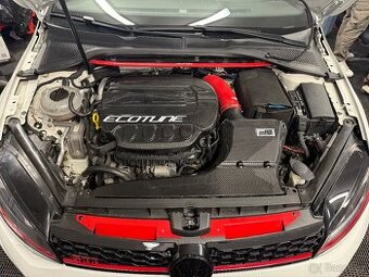 Karbonový kryt motoru 2.0TSi do88