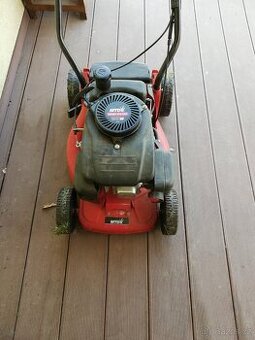 Benzínová sekačka s pojezdem