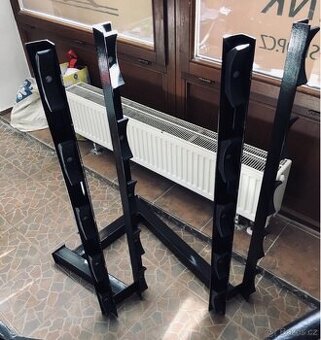 Stojan na jednoruční činky - nekompletní