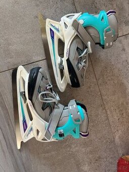 Dívčí lední brusle Decathlon vel.32-35