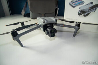 Drn s kamerou DI Air 3 y More ombo (s dalkoym ovladani
