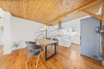 Prodej exkluzivního mezonetového bytu 6+kk se dvěma balkony,