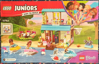 Lego Friends 10763 - Stephanie's Lakeside House.