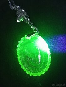 náhrdelník  dekor kleopatra uranové sklo - 1